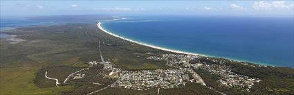 Rainbow Beach to Fraser Island - QLD (PBH4 00 16197)